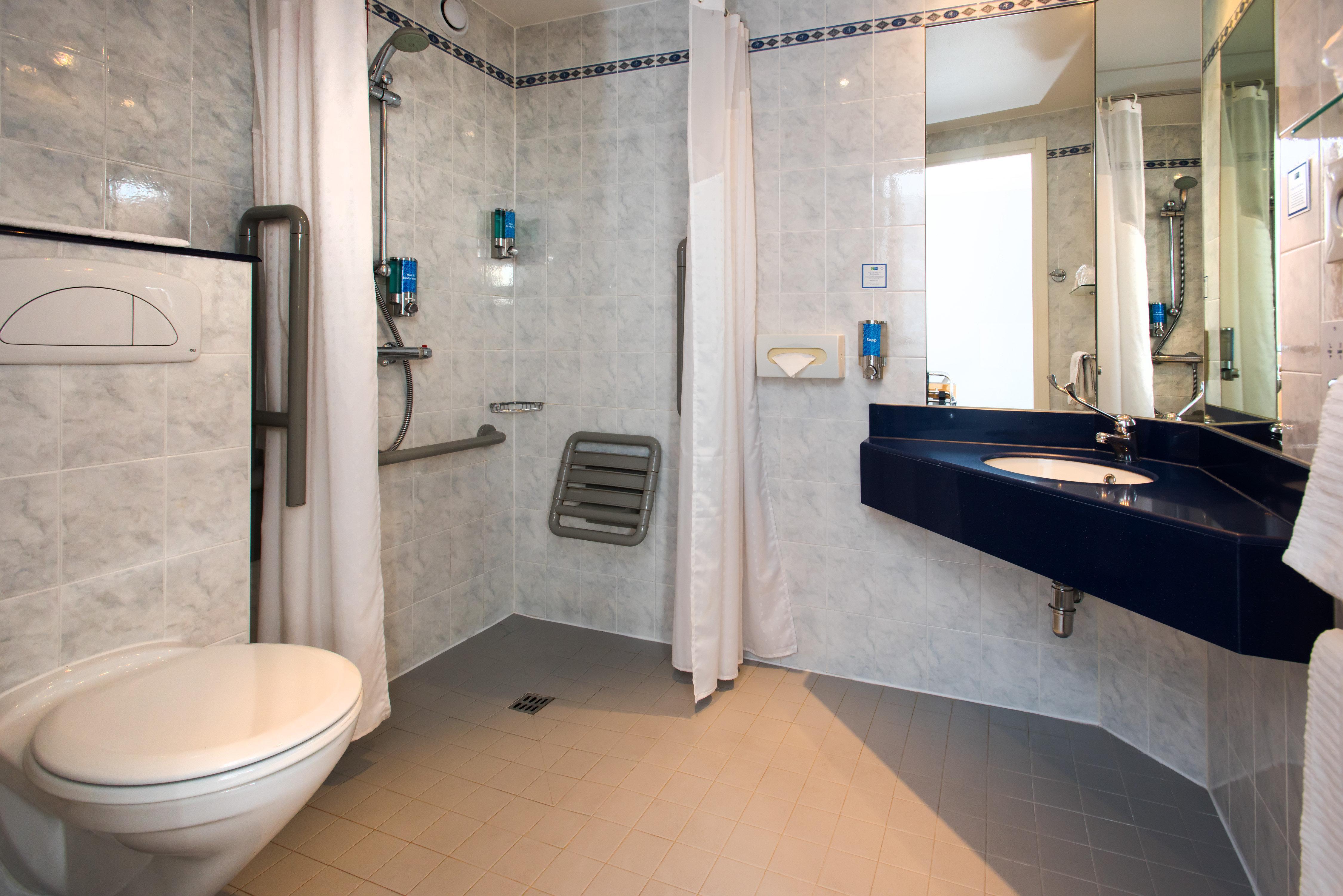 Holiday Inn Express Swansea East By Ihg Bagian luar foto