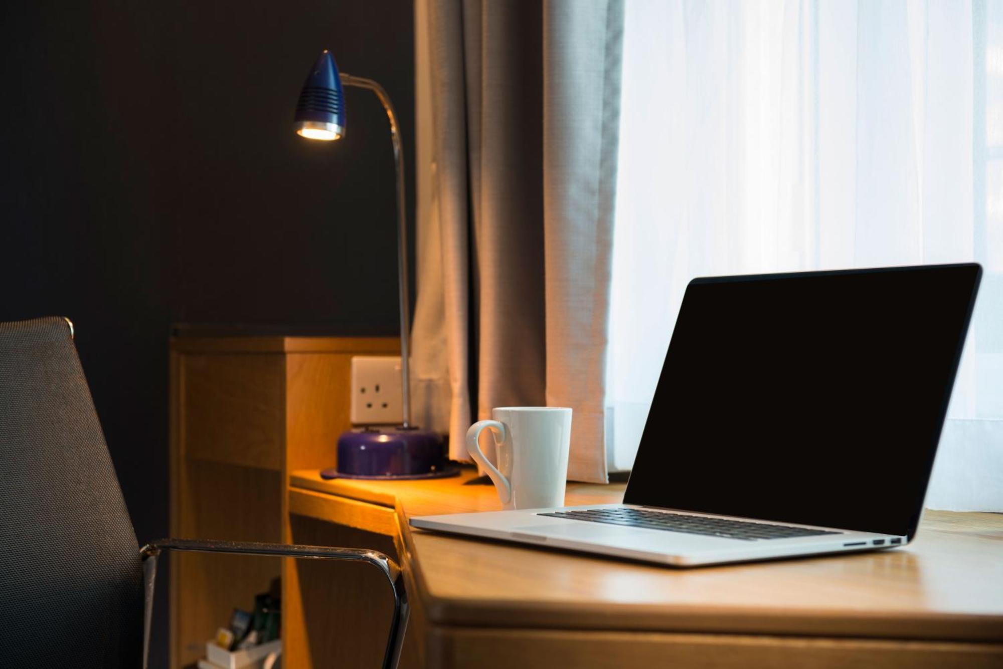 Holiday Inn Express Swansea East By Ihg Bagian luar foto