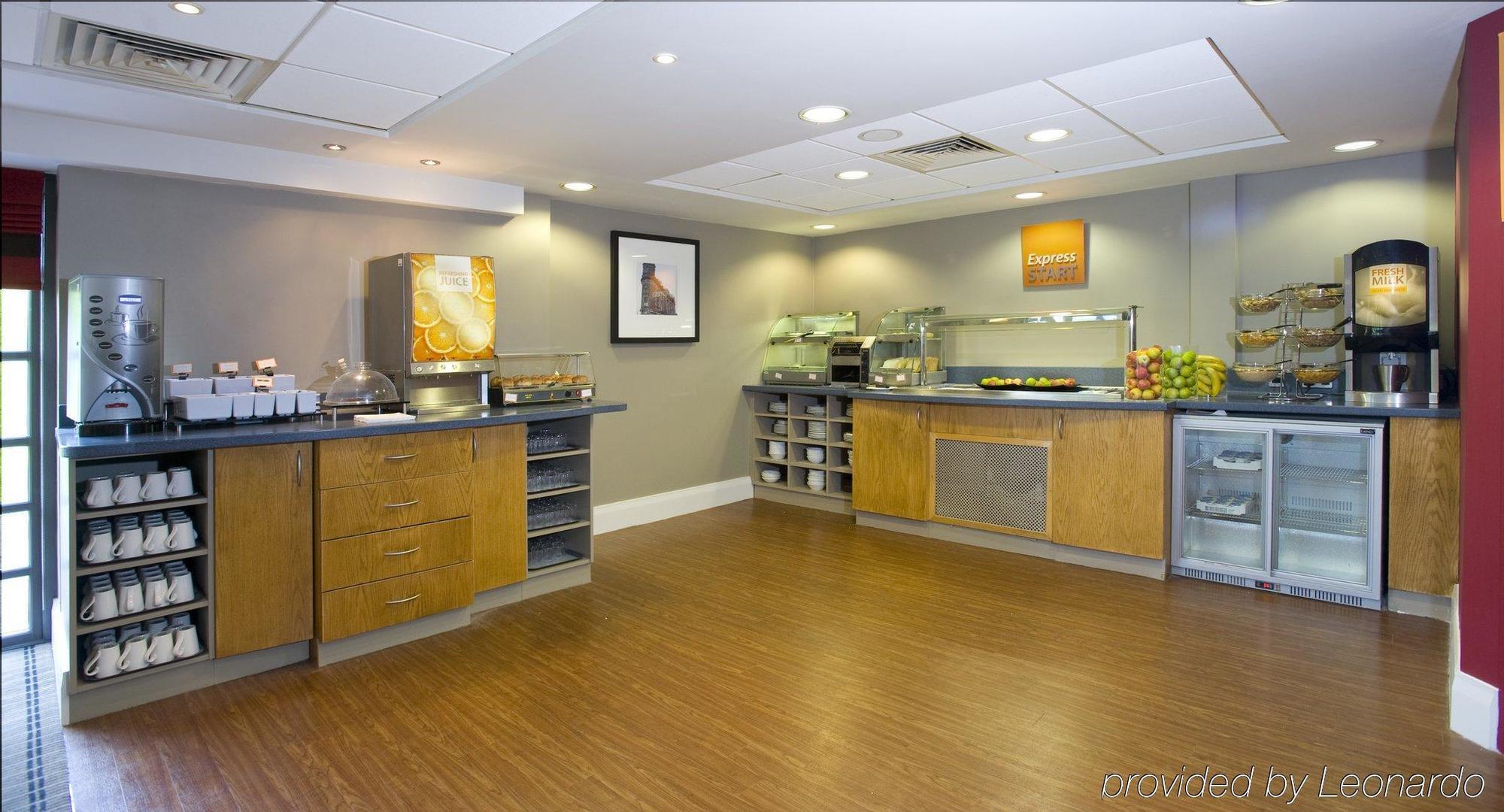 Holiday Inn Express Swansea East By Ihg Restoran foto