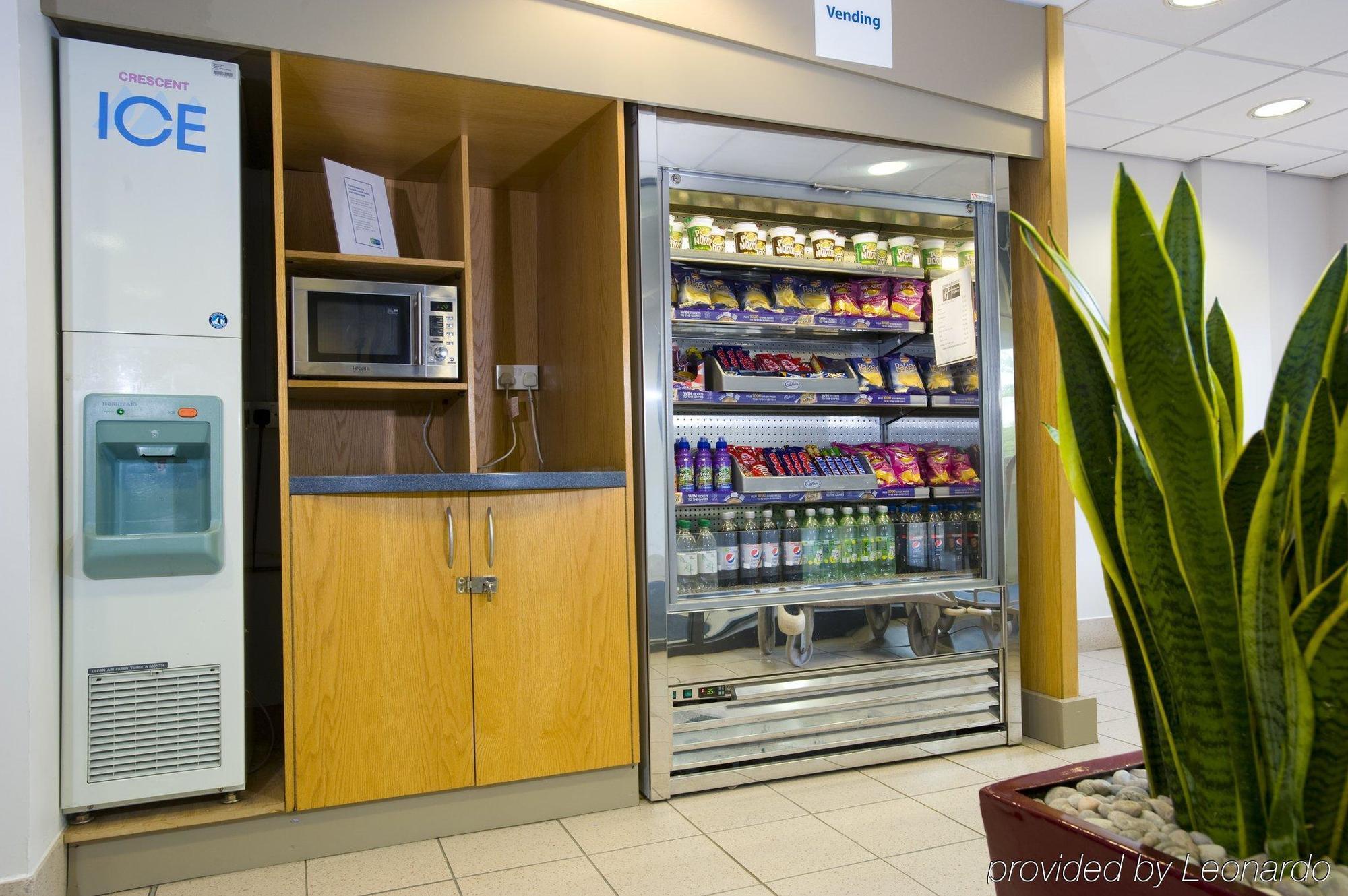 Holiday Inn Express Swansea East By Ihg Bagian luar foto