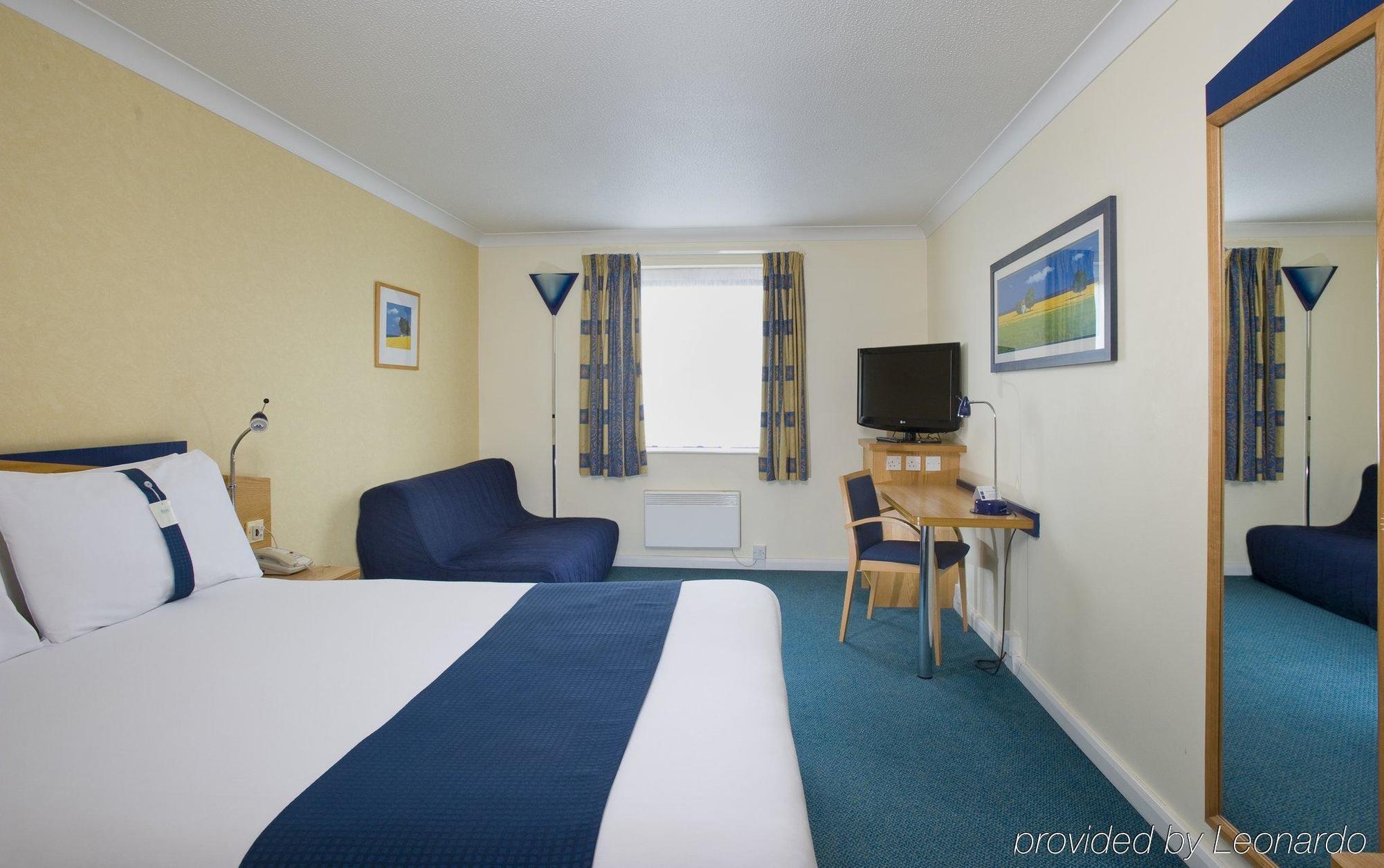 Holiday Inn Express Swansea East By Ihg Bagian luar foto