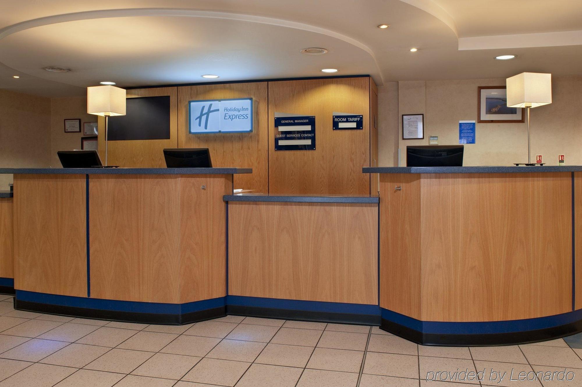 Holiday Inn Express Swansea East By Ihg Bagian luar foto
